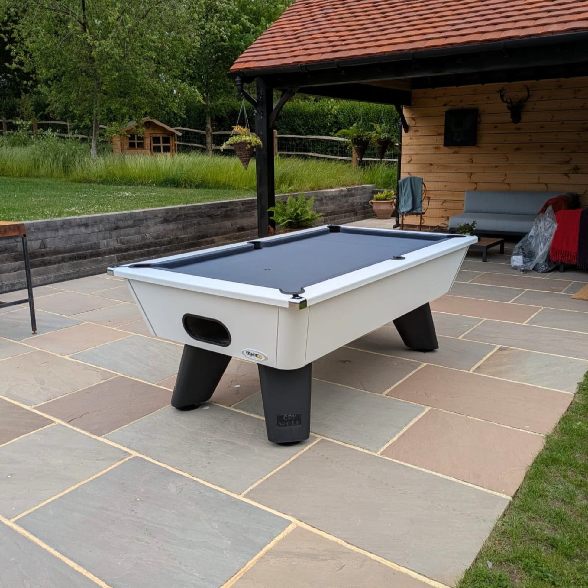 Cry Wolf Outdoor Slate Bed Pool Table - White - 6ft & 7ft Cry Wolf