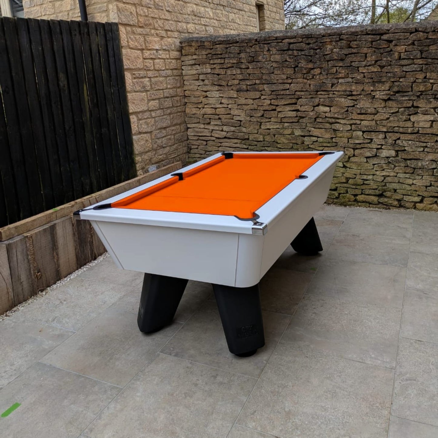 Cry Wolf Outdoor Slate Bed Pool Table - White - 6ft & 7ft Cry Wolf