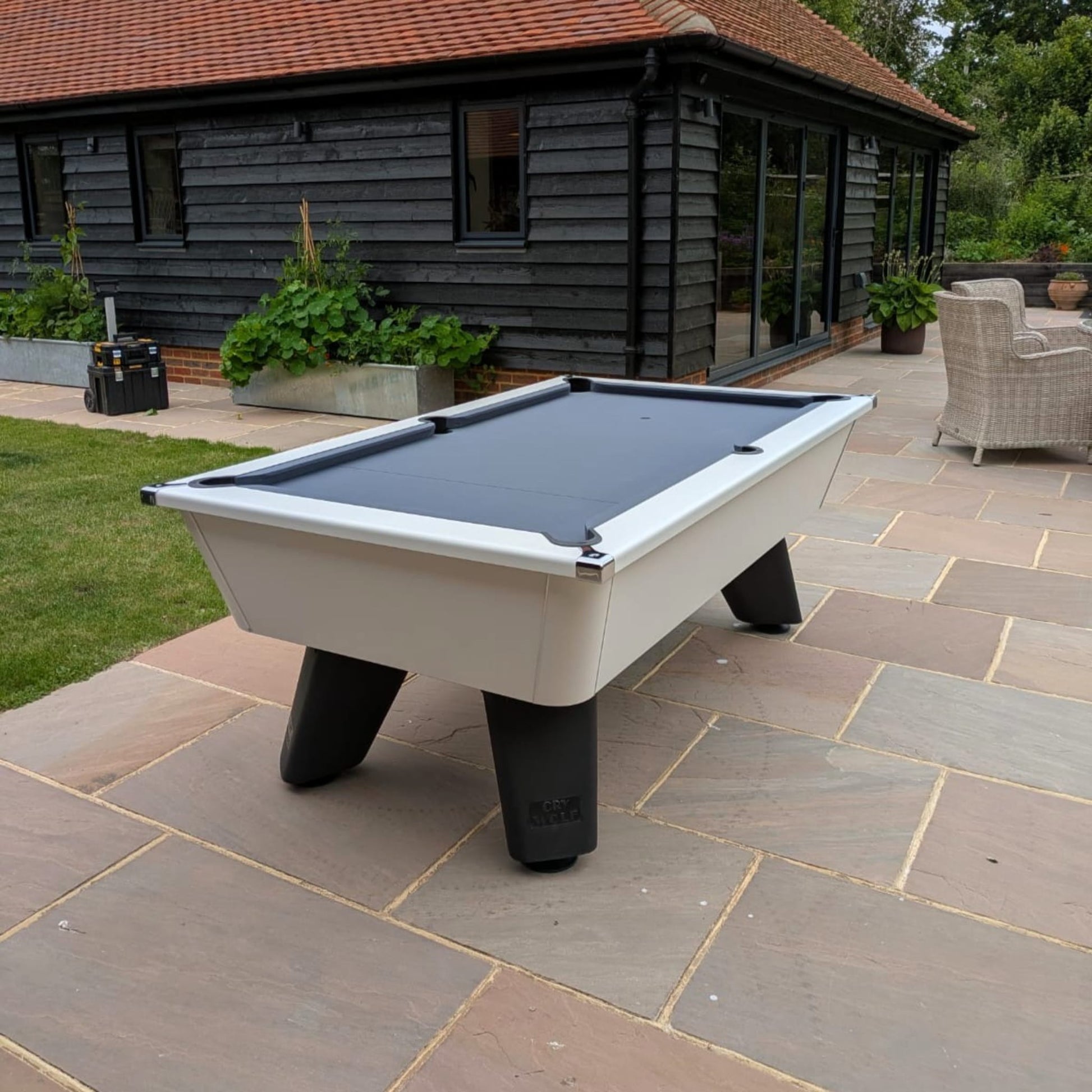 Cry Wolf Outdoor Slate Bed Pool Table - White - 6ft & 7ft Cry Wolf